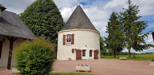 Gîte De La Bourelière : Grand Gîte De Charme Avec Piscine Chauffée ''Le Pigeonnier De La Bourelière'' - Indre Et Loire, Location De Vacances à Paulmy