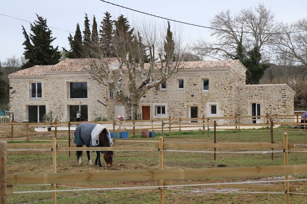 Chambre et table d'hôtes la petite plaine, Chambre d'Hôtes à Clansayes