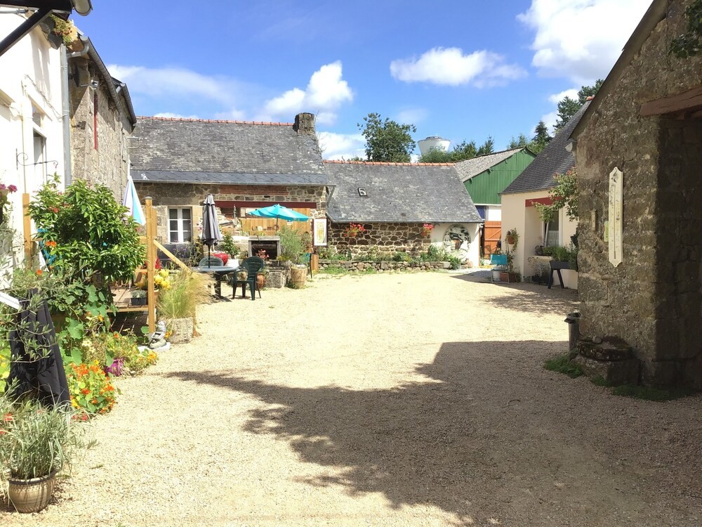 Webb's of Glomel, Chambre d'Hôtes à Glomel