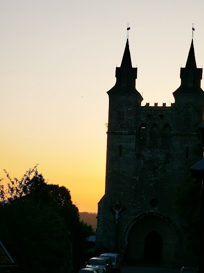 Gîte De 2 à 18 Personnes, Chambre d'Hôtes à Saint-Exupéry-les-Roches