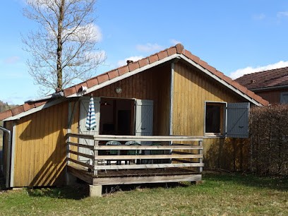 Chalets Les Crozats, Location de Vacances à Uxelles