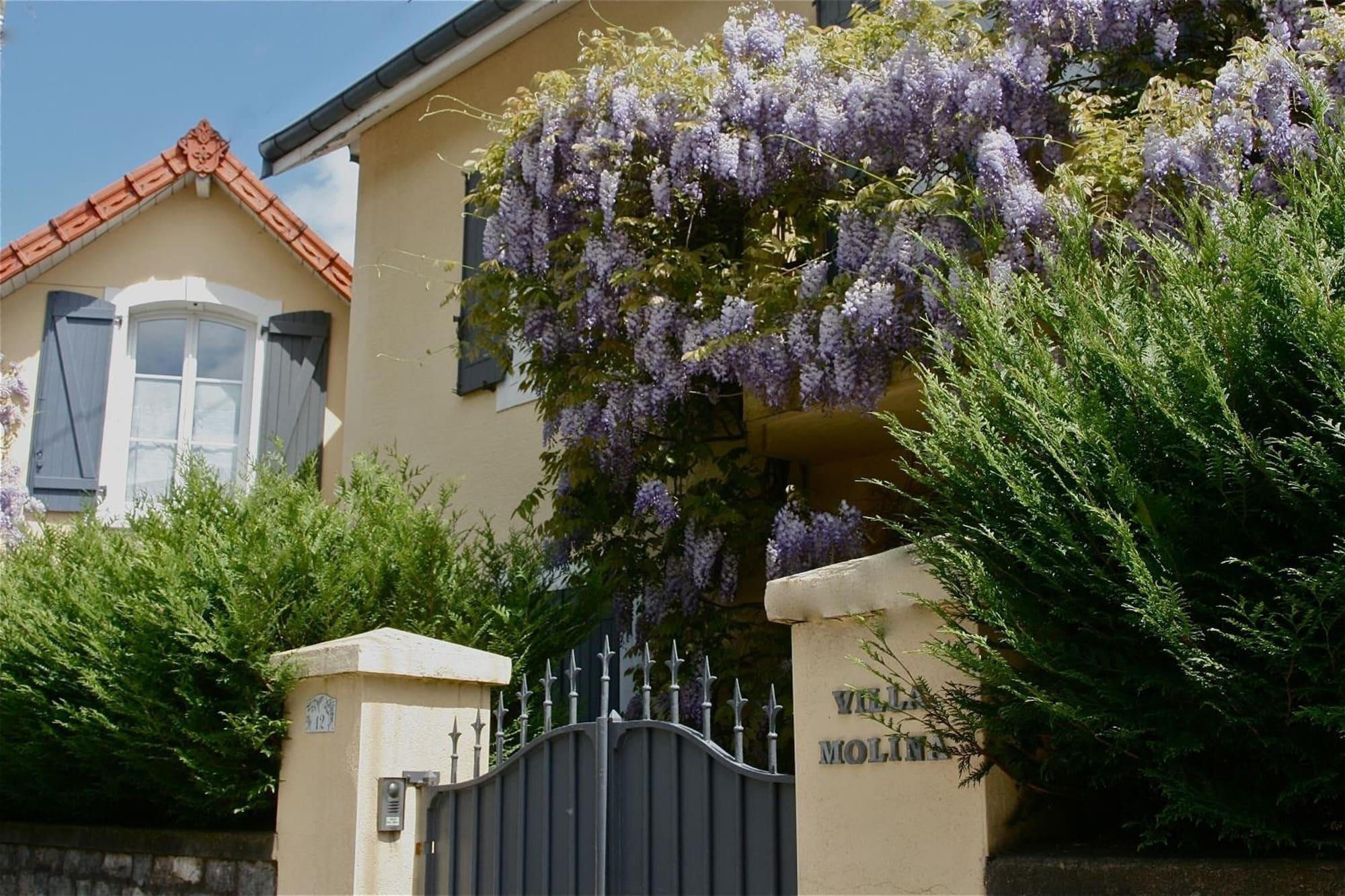 Chambre D'Hôtes La Villa Molina, Chambre d'Hôtes à Besançon