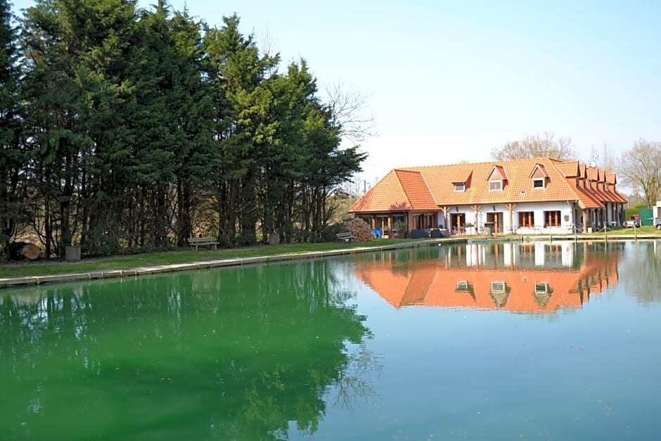 The Ponds Of Couartes, Chambre d'Hôtes à Saint-Josse