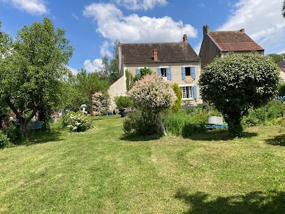 the blue house, Chambre d'Hôtes à Arquian
