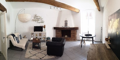 Gite L'hirondelle Bleue, Location de Vacances à Pont-Saint-Esprit