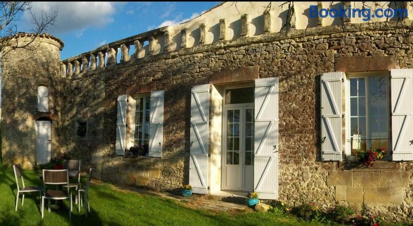 Haras De La Tour, Chambre d'Hôtes à Lamothe-Landerron