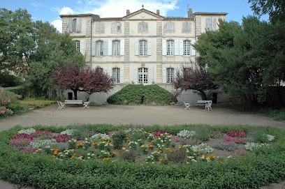 Château De La Condamine, Location de Vacances à Saint-Hippolyte-de-Caton