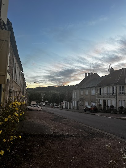 Atelier Galerie du Soleil, Chambre d'Hôtes à Varzy