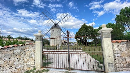 Les Curies: Ludogîte, Gîte Et Moulin Avec Piscine, Chambre d'Hôtes à Aujols