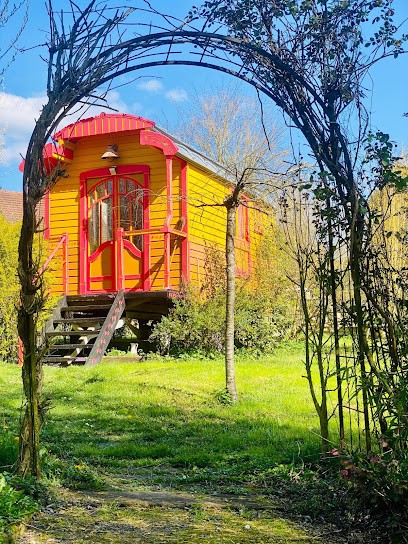 La Cressonnière - Gîte Chambres d'hôtes Roulotte Cabane avec Spa & Piscine chauffée à Soissons, Chambre d'Hôtes à Acy