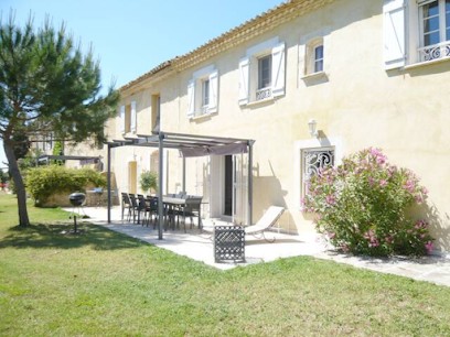 Mas petit bizerty, Location de Vacances à Saint-Gilles