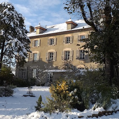 Chambres d'hôtes et gîte de charme L'échappée, Chambre d'Hôtes à Bouvesse-Quirieu