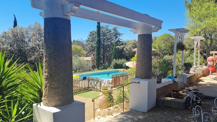 Domaine de l'Aube, Chambre d'Hôtes à Saint-Marc-Jaumegarde