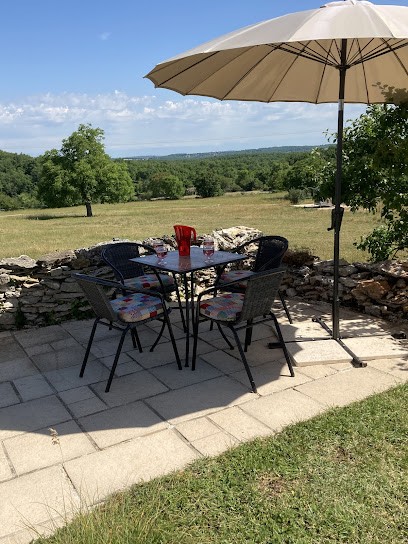 Chambre d'hôtes La Pause du Causse, Chambre d'Hôtes à Varaire