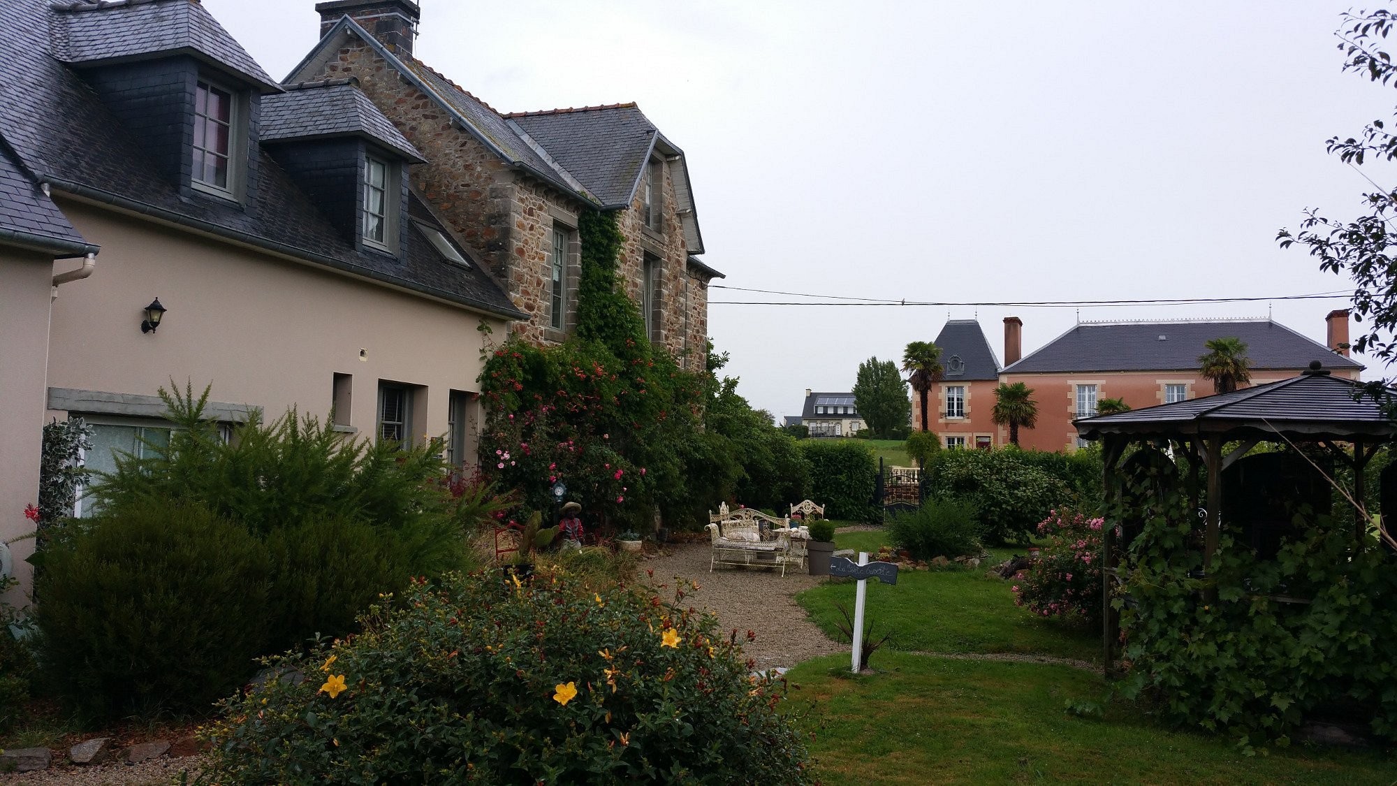Open door, Maison d'Hôtes à Saint-Denoual