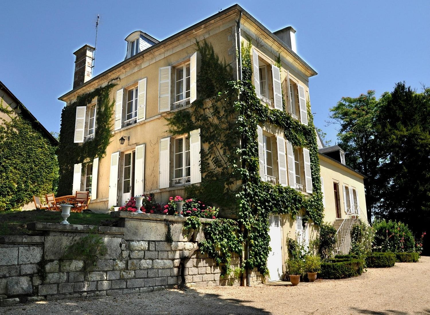 Domaine de l'Ermitage, Chambre d'Hôtes à Berry-Bouy