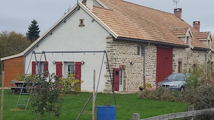Au Clos des Tourelles, Chambre d'Hôtes à Longecourt-lès-Culêtre