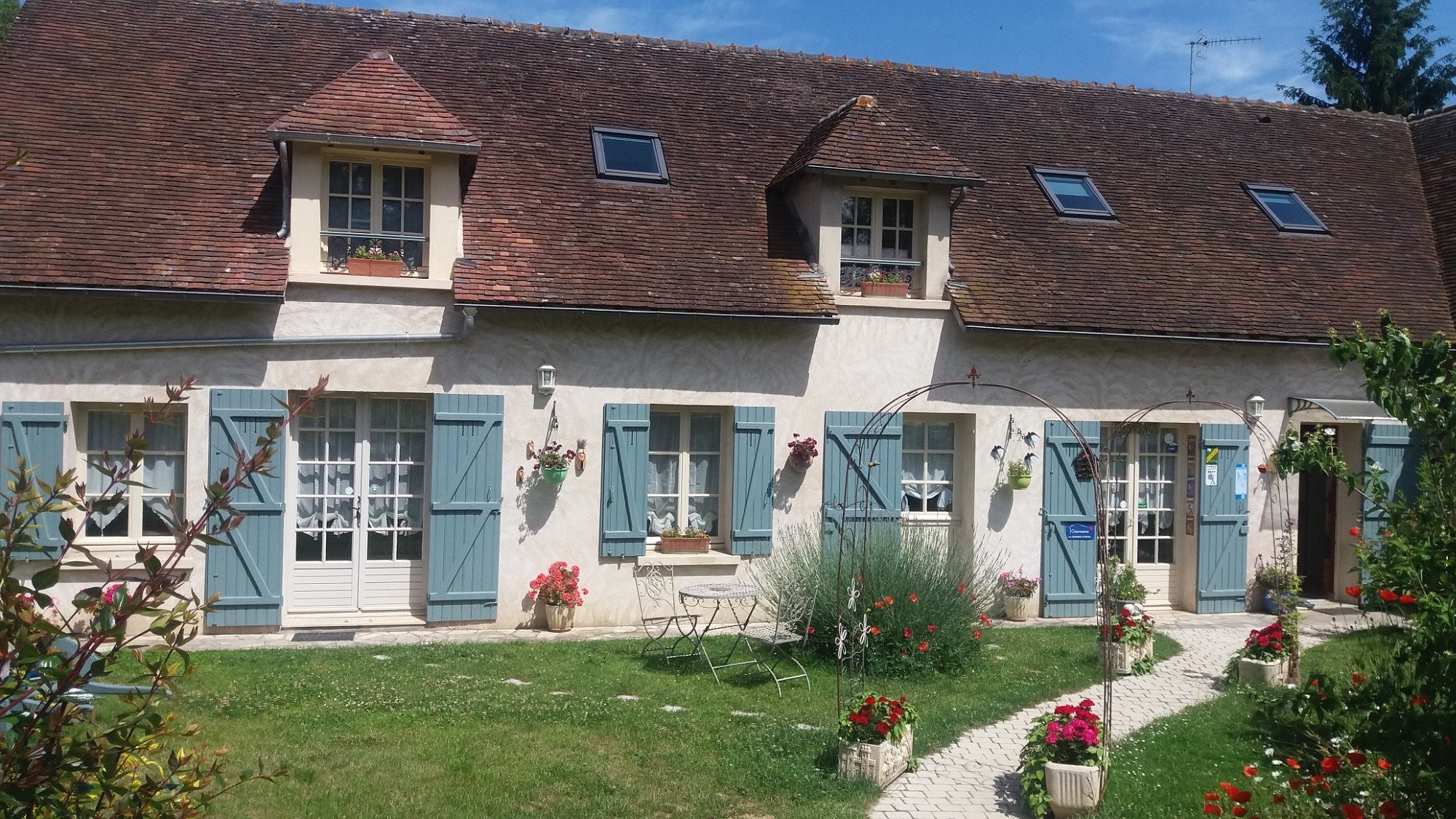 Eure & The Pond, Maison d'Hôtes à Écluzelles