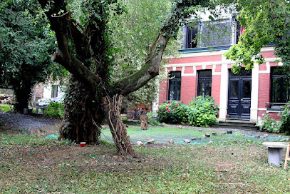 La Villa Saint Ghislain, Location De Vacances à Thivencelle