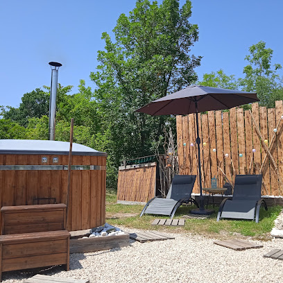 Au Millepertuis Wigwam : Hébergement Insolite Avec Bain Nordique, Sauna Privés, Chambre D'hôtes à Puylaroque