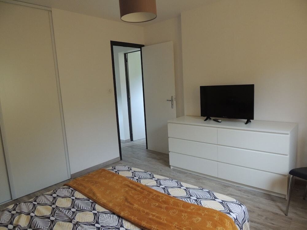 LES CHATAIGNIERS, Chambre d'Hôtes à Saint-Sébastien-d'Aigrefeuille