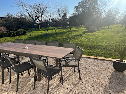 Gite Couette & Piscine, Maison D'hôtes à Frossay