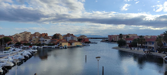 Studio, Vue Sublime Sur L'étang Et Les Montagnes Catalanes, Location De Vacances au Barcarès
