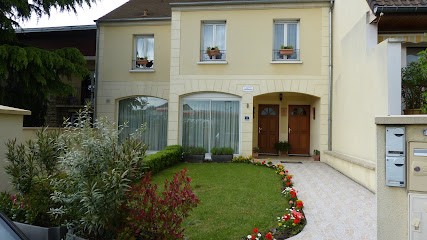 Villa Cocooning, Location de Vacances à Houilles