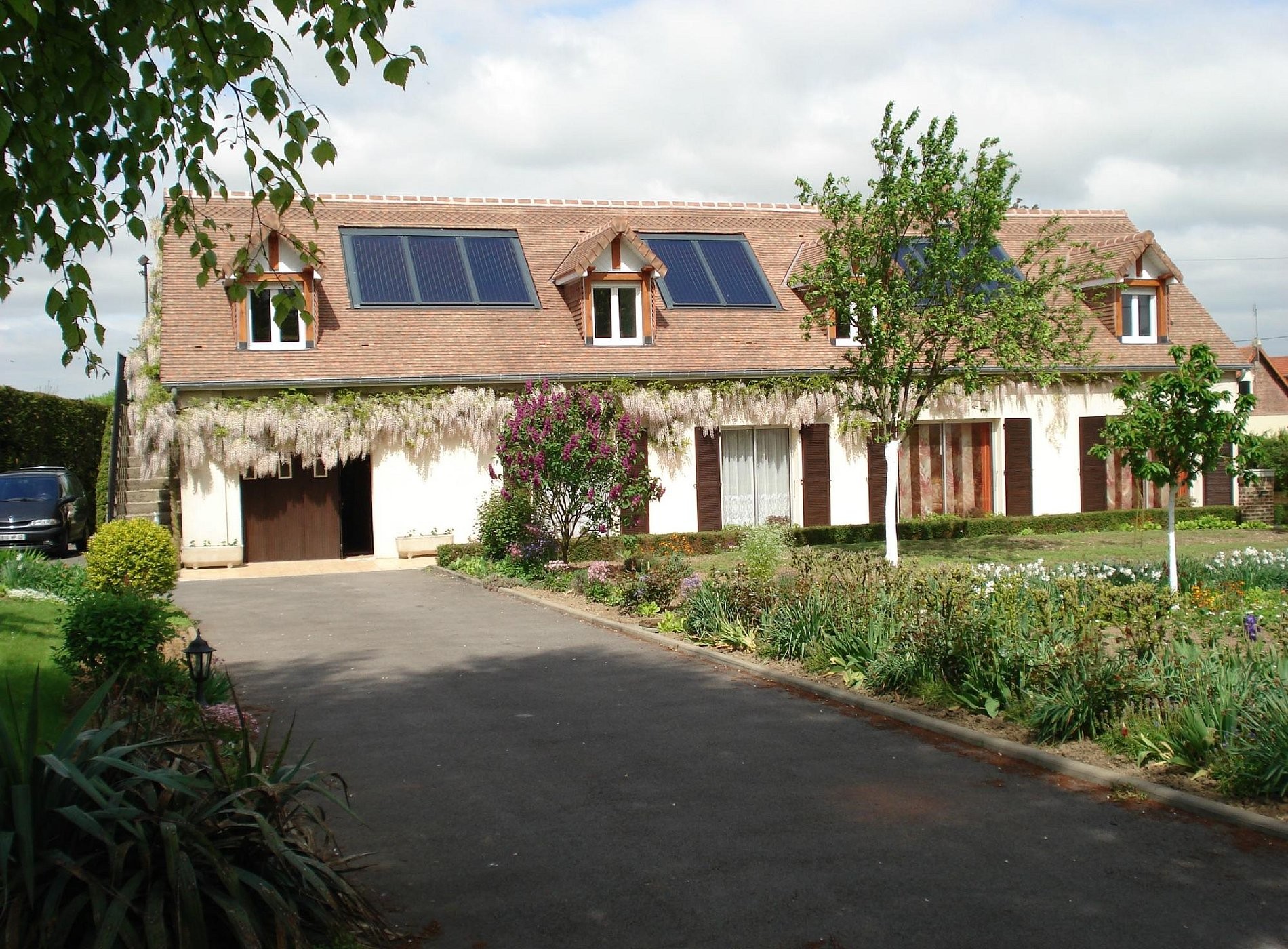 Chambres D'hôtes Les Glycines, Chambre d'Hôtes à Levergies