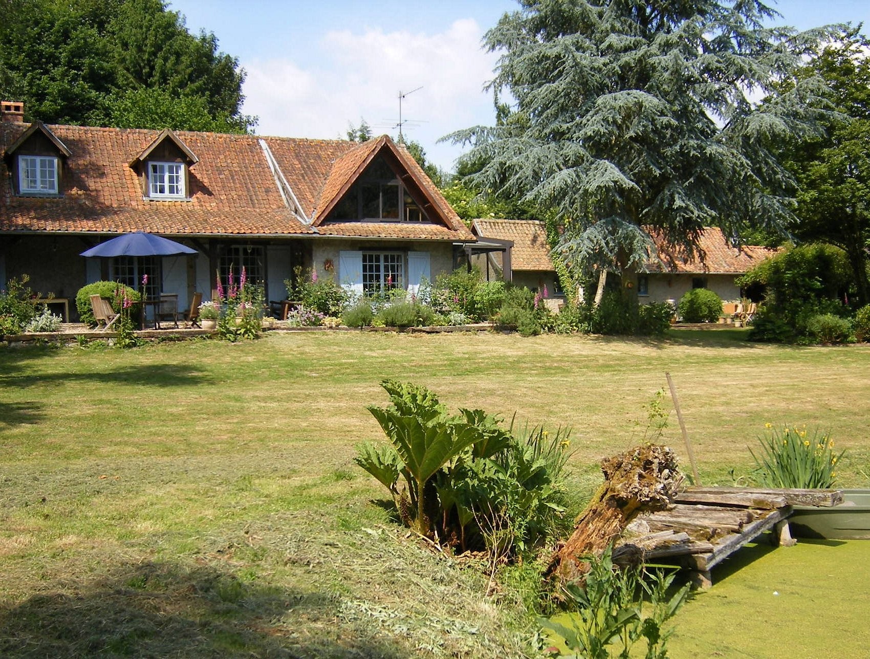 Le Jardin Sauvage, Chambre d'Hôtes à Maintenay