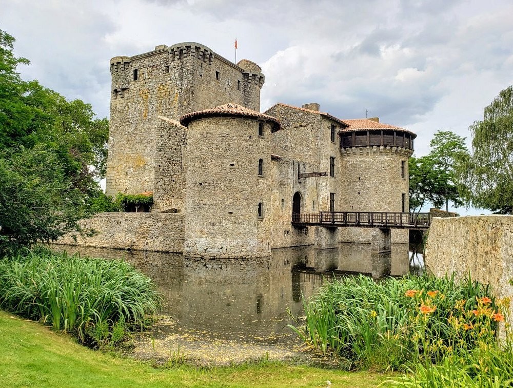 Château de Tennessus, Chambre d'Hôtes à Amailloux