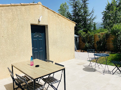 Cosy Lodge Sainte Baume Location De Vacances à Nans-les-Pins
