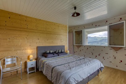 Gîte Encheminant : une terre au grand air, Location de Vacances à Ambléon