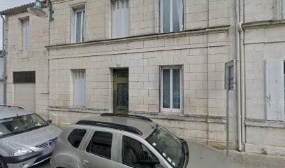 Le Logis des Grand, Chambre d'Hôtes à Gémozac