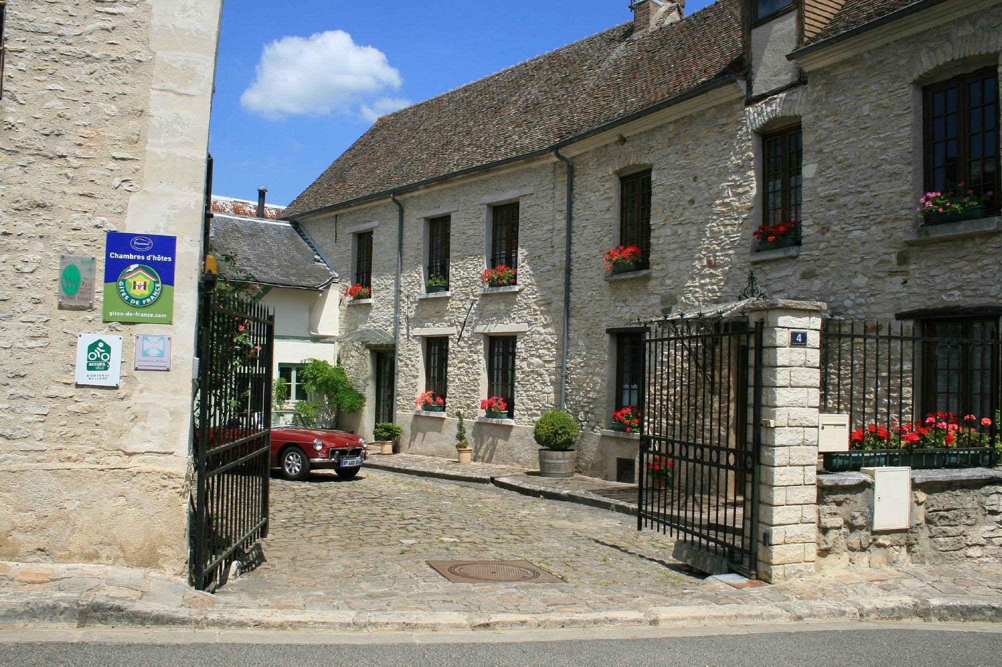 Au Relais de Chaussy - Chambres d'hôtes, Chambre d'Hôtes à Chaussy