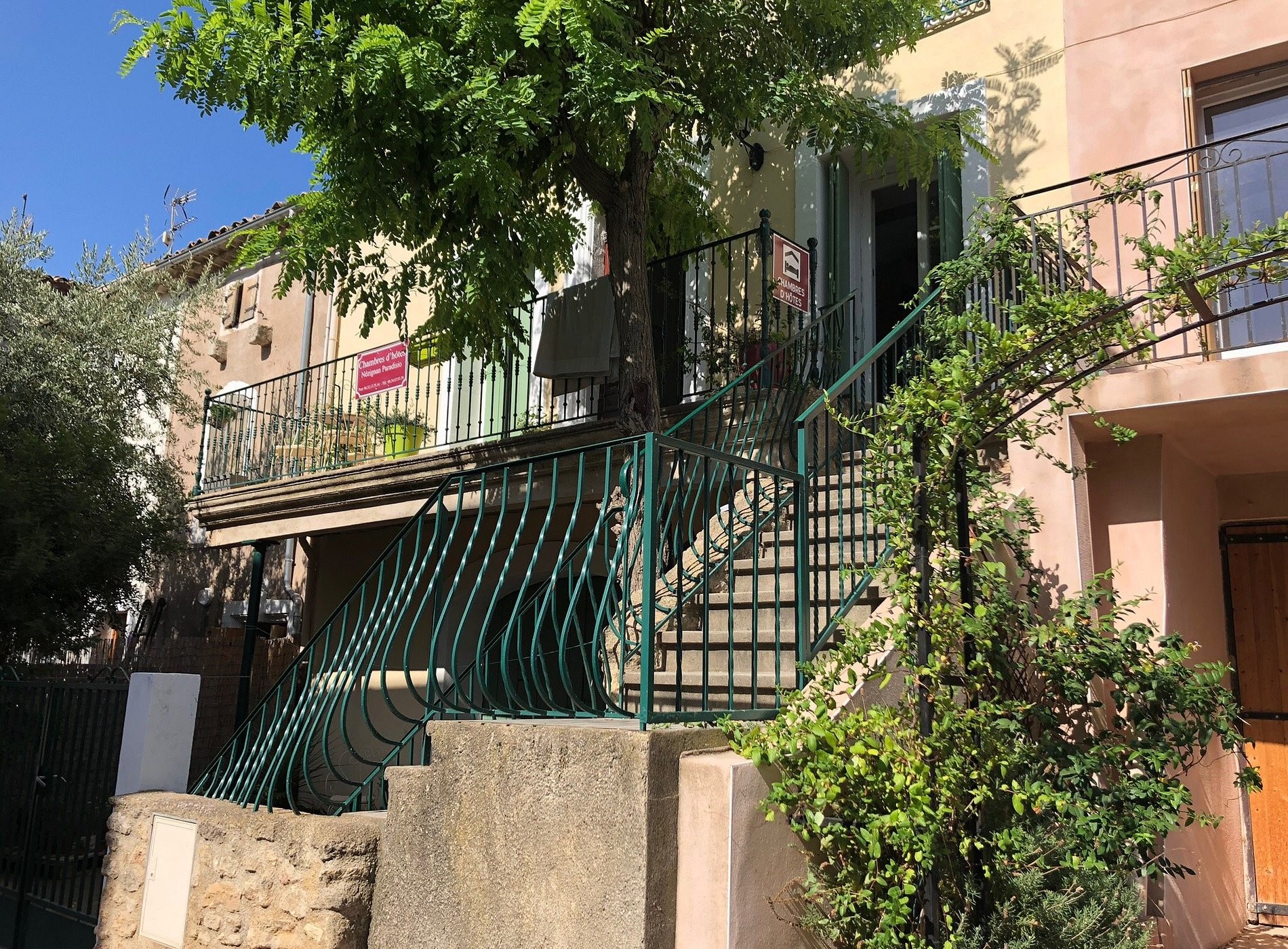 Nézignan Paradisio, Chambre d'Hôtes à Nézignan-l'Évêque