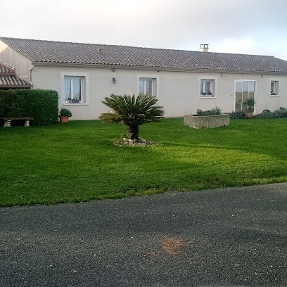 Chambre d'hôtes Les Ormeaux, Chambre d'Hôtes à Saint-Georges-des-Coteaux