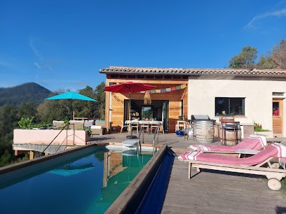Maison écologique & insolite - Sawubona Earthship, Chambre d'Hôtes aux Adrets-de-l'Estérel