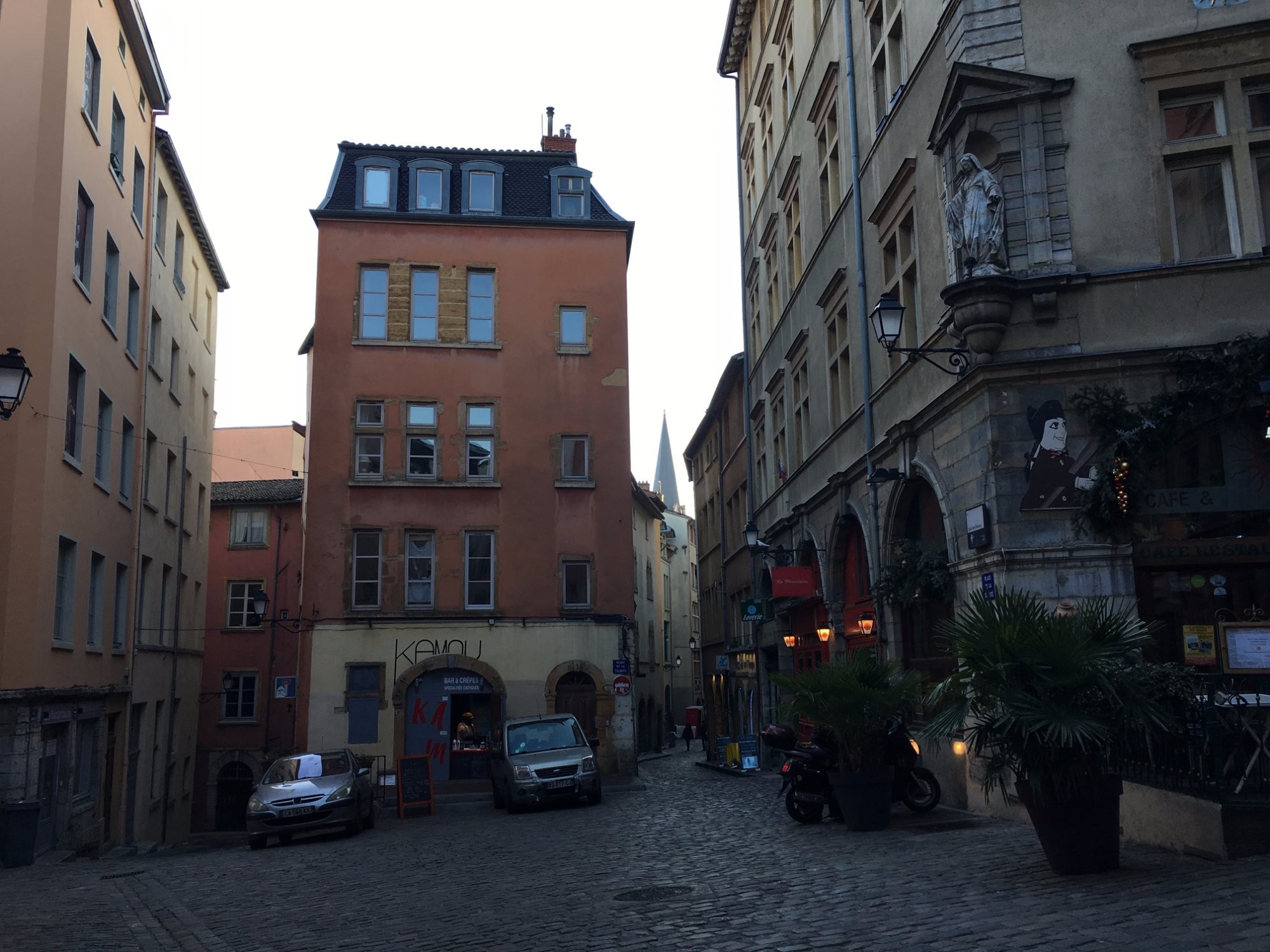 Chambre d'hôte Lyon - Loge Gadagne, Chambre d'Hôtes à Lyon 05