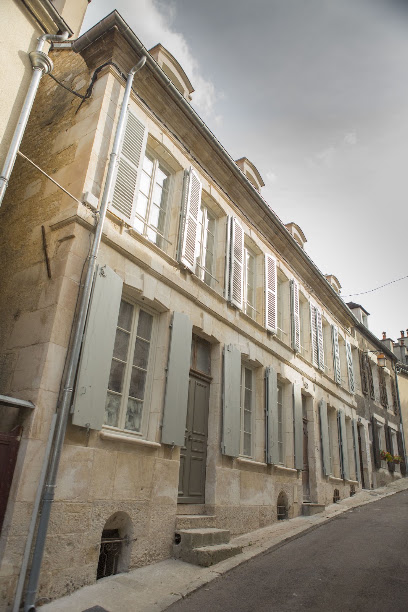 La Maison Du Haut, Maison D'hôtes à Tonnerre