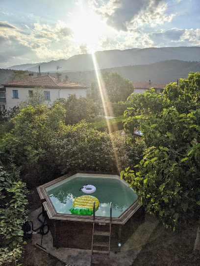 El Solà ☀ Locations De Vacances : Appartement Et Studio Avec Accès Jardin Et Piscine, Location De Vacances à Corneilla-de-Conflent