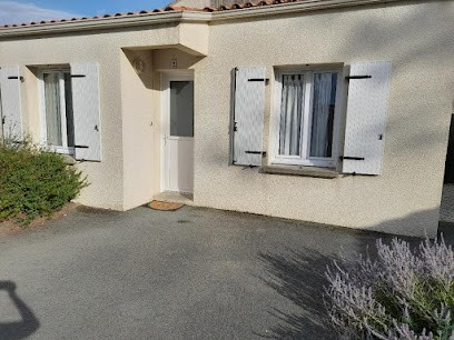 LES SABLINES, location maisons T2 de vacances à 700m de l'océan - Les Boucholeurs YVES, Location de Vacances à Yves