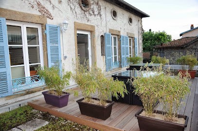 gîtes et chambres d'hôtesla bastide des baies dorées, Chambre d'Hôtes à Condrieu