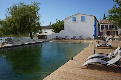 Mas Le Pont Rouge, Location de Vacances à Saint-Gilles