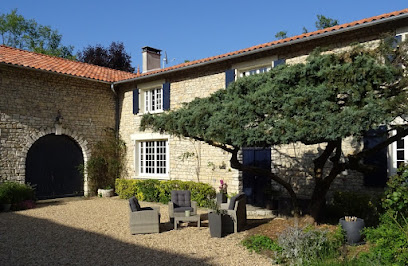 B & B - Le Logis Des Templiers, Chambre D'hôtes à Cellefrouin