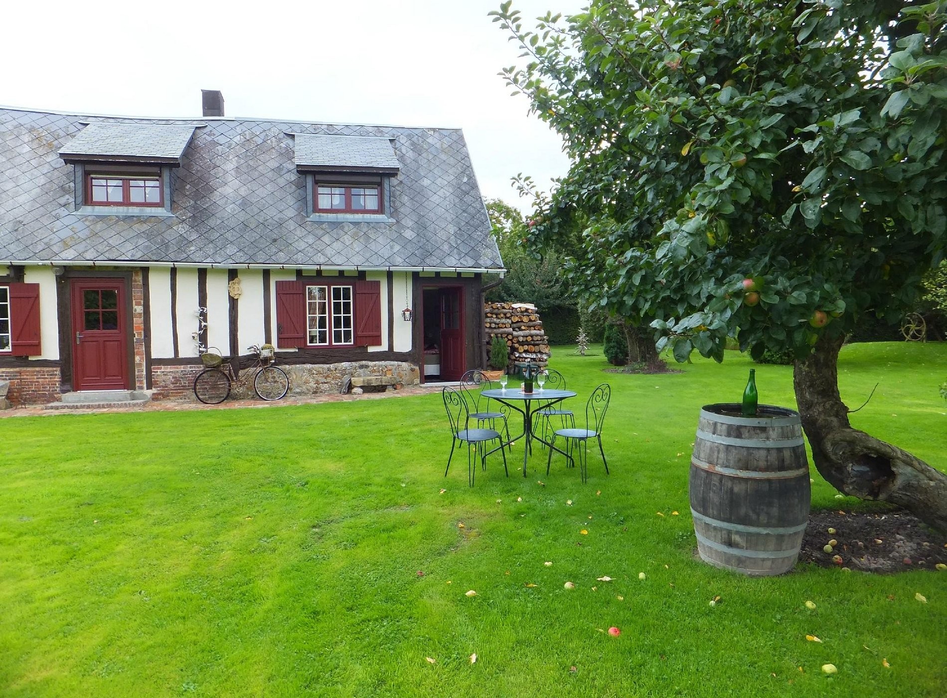 La Marguerite Rouge, Chambre d'Hôtes au Lesme