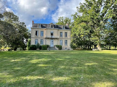 Château Du Grand Luçay, Chambre d'Hôtes à Bourbon-l'Archambault