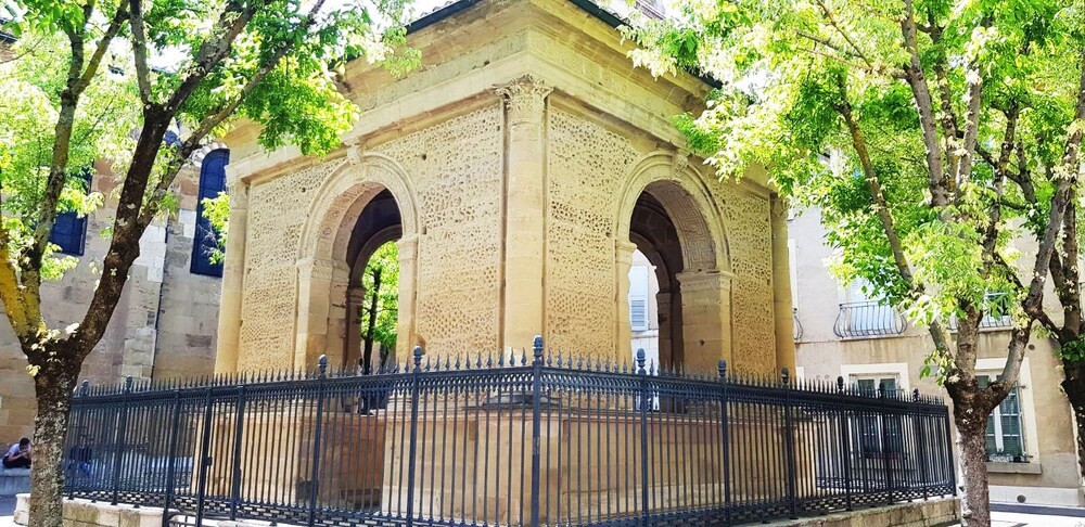 Chambre De Charme Au Coeur Du Vieux Valence, Chambre d'Hôtes à Valence