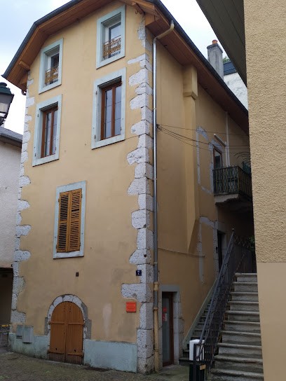 Location Meublé Aix-les-Bains - Le P'tit Dauphin, Chambre d'Hôtes à Aix-les-Bains