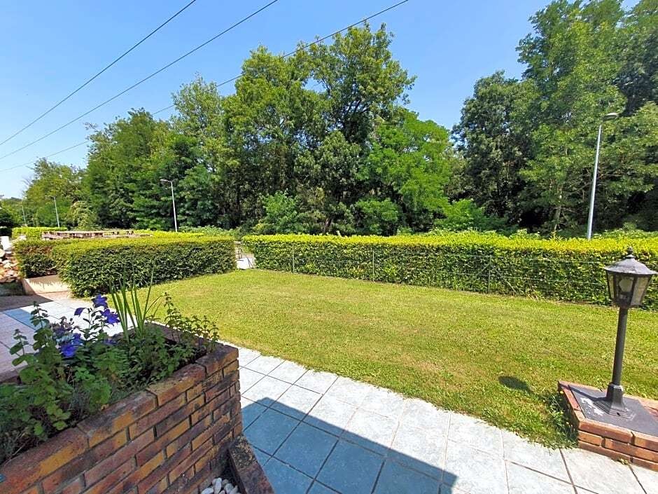 La maison du Roi Vives Eaux, Chambre d'Hôtes à Boissise-le-Roi